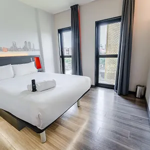 2* Hotell Easyhotel Barcelona Fira